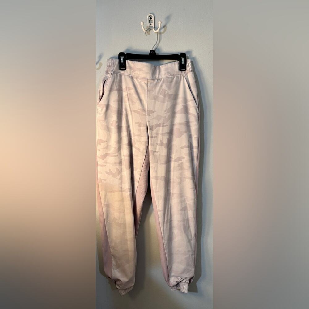 Athleta Brooklyn‎ Lined Camo Light Purple Pink Joggers Women’s size 4 Sporty
